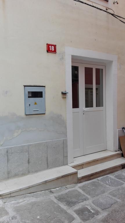 Apartments Dana Izola Exterior foto